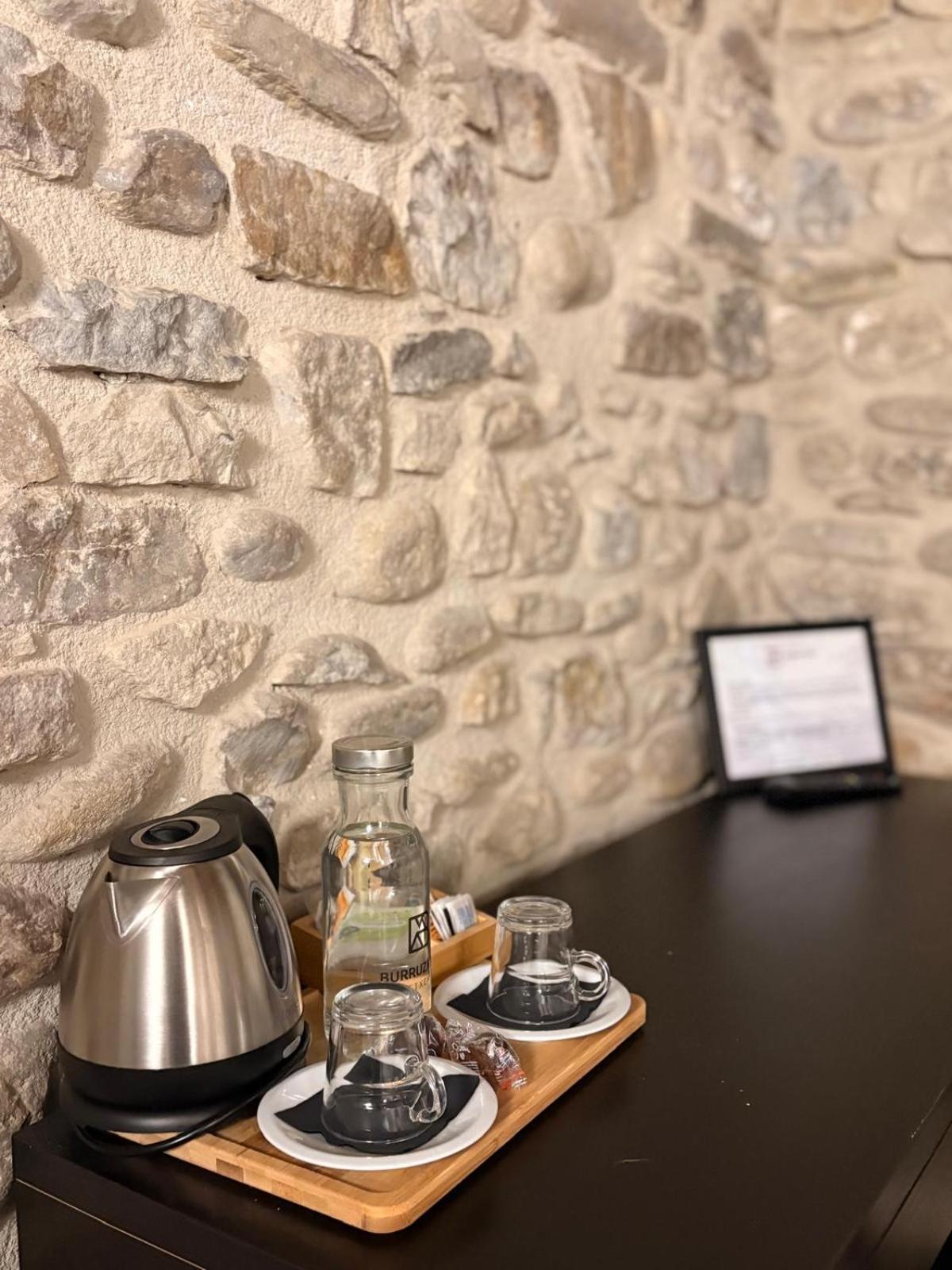 Hervidor de agua e infusiones en la habitación